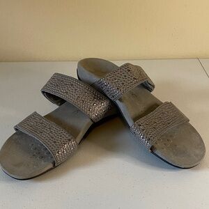 Vionic Sparkling Gray Women's Sandals Rhinestone Straps Sz USA 10